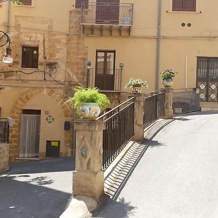 La Bifora Apartment Sciacca Bilik gambar